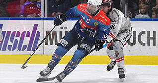 Freddy Cabana (links) ist auch mit seinen 39 Jahren ein Vorbild an Einsatz und Kampfeswillen auf dem Eis.