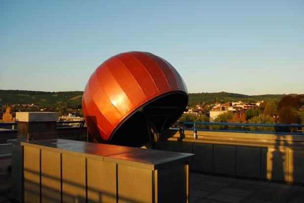 Die Sternwarte nutzt einige R&auml;ume im M&ouml;nchseefl&uuml;gel des Robert-Mayer-Gymnasiums.