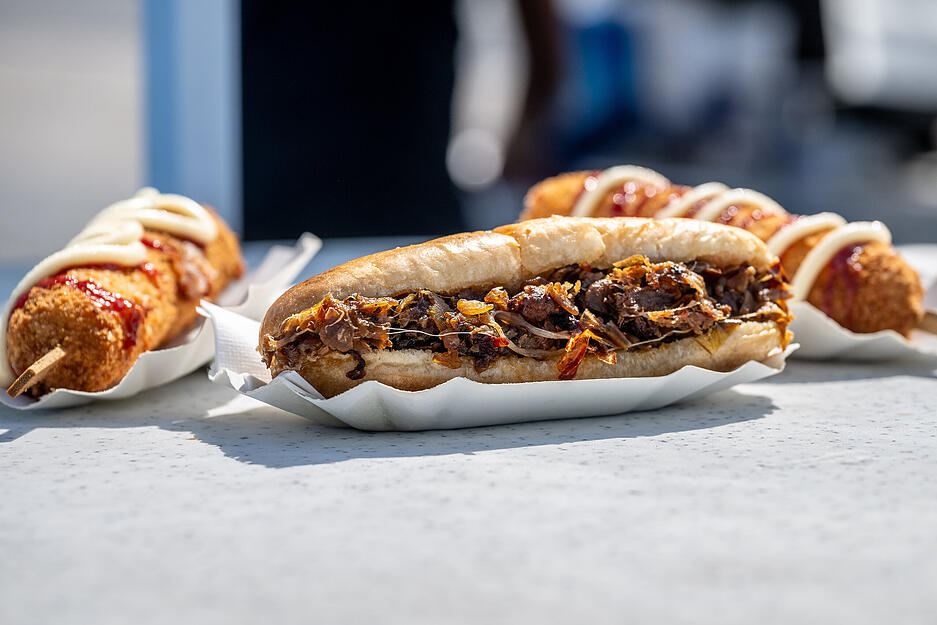 Beim Street Food Music Festival in Heilbronn erwarten die Besucher verschiedene Gerichte.