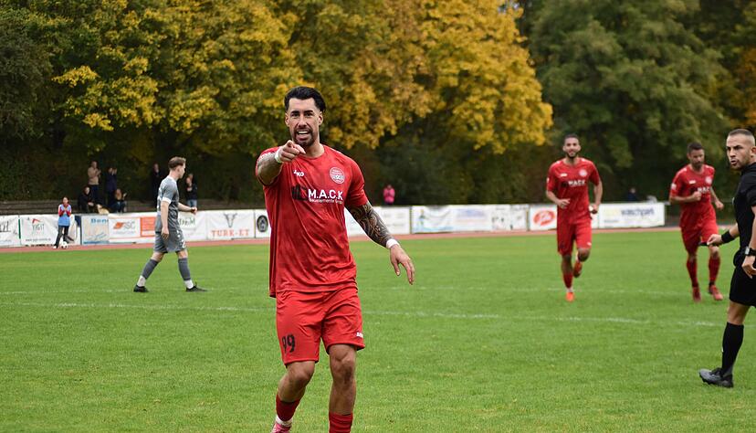 Cristian Giles Sanchez erzielt gegen den TV Berg seine Saisontore sechs und sieben für Türkspor Neckarsulm.