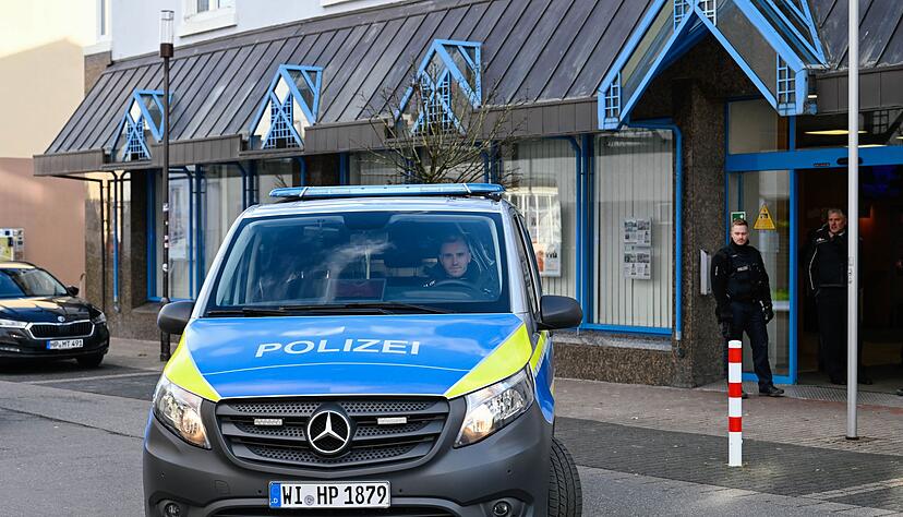 In dieser Bankfiliale hielt ein Mann eine Frau &uuml;ber mehrere Stunden fest.