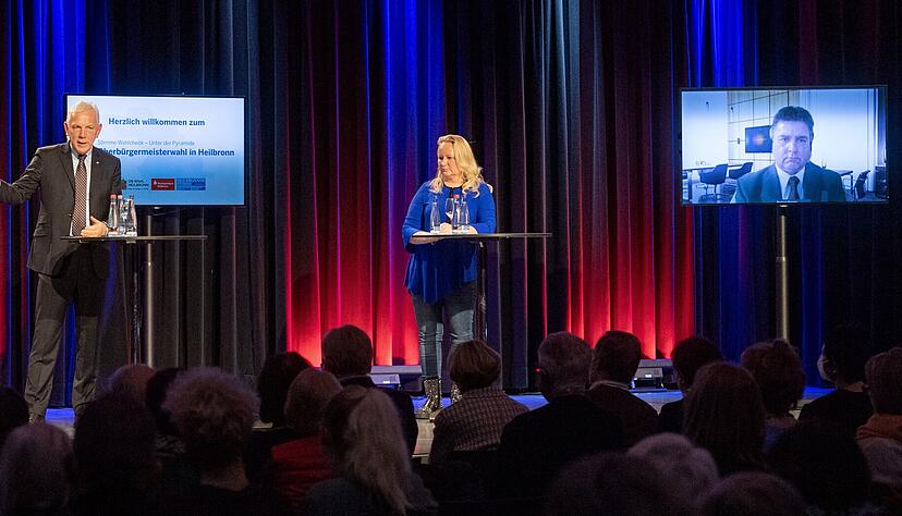 Auftritt auf der Bühne und via Bildschirm: Die Kandidaten beim Wahlcheck.