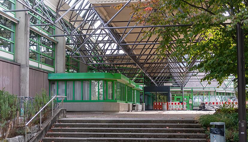 Bleiben die markanten Streben erhalten? Der Gemeinderat Neckarsulm w&uuml;rde gern mehr in die Fassade eingreifen, dem steht offenbar das Urheberrecht des Architekten entgegen.
Foto: Mario Berger