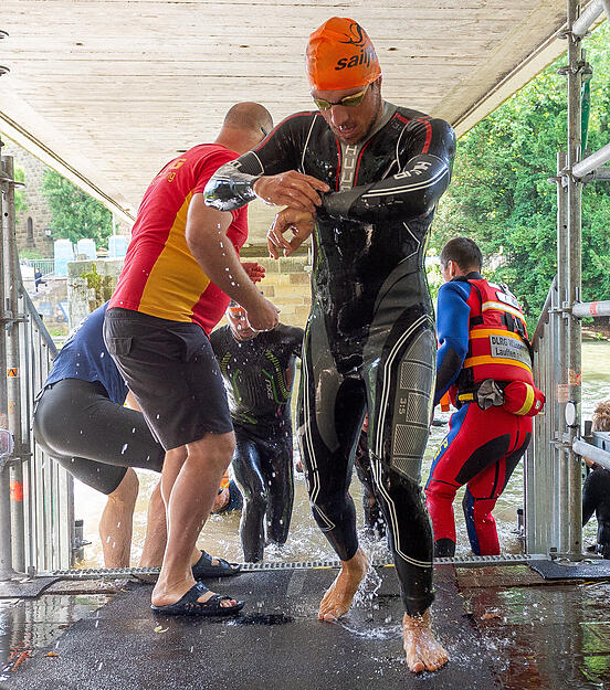 VR-Bank-Triathlon in Heilbronn: Bilder vom Schwimmen im Neckar, von der Rad- und der Laufstrecke