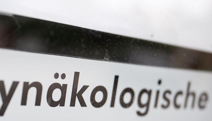 Im Zehnjahresvergleich gab es deutlich weniger Schwangerschaftsabbr&uuml;che in j&uuml;ngeren Altersgruppen und mehr Abbr&uuml;che bei Frauen ab 30 Jahren. (Symbolbild)