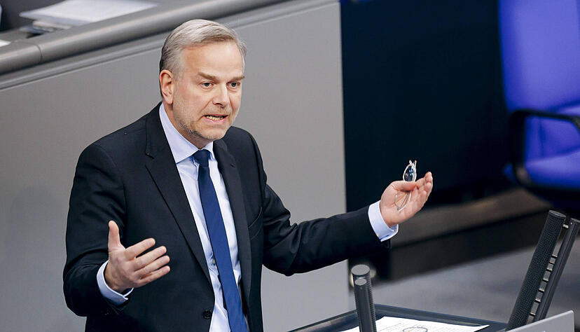 Leif-Erik Holm ist Abgeordneter der AfD im Bundestag. Mit seinen Aussagen in der Talkshow "Hart aber fair" sorgte er am Montagabend für Aufregung.