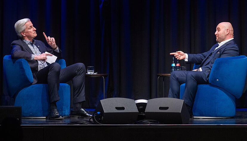 Der AfD-Spitzenkandidat Markus Frohnmaier stellt sich den Fragen des Stimme-Chefredakteur Uwe Ralf Heer.