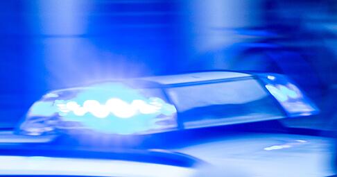 Zu einem Überfall in Heilbronn-Böckingen sucht die Polizei Zeugen. Zu einem Überfall in Heilbronn-Böckingen sucht die Polizei Zeugen.