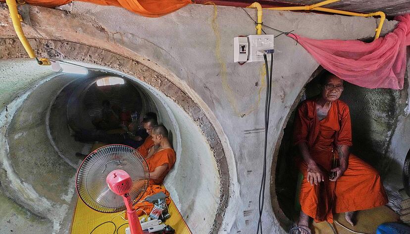 Die Menschen auf beiden Seiten leben derzeit in Angst vor dem Artilleriefeuer. Die Menschen auf beiden Seiten leben derzeit in Angst vor dem Artilleriefeuer.