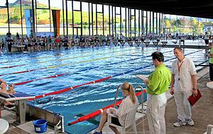 Nicht nur bei Meisterschaften herrscht im Neckarsulmer Sportbad Aquatoll reger Betrieb. Die Wassertemperatur ist derzeit ein Grad kühler. "Wir richten uns nach den Maßnahmen der Stadt", sagt SUN-Vorstandsmitglied Christian Hirschmann.
Foto: Bertok Nicht nur bei Meisterschaften herrscht im Neckarsulmer Sportbad Aquatoll reger Betrieb. Die Wassertemperatur ist derzeit ein Grad kühler. "Wir richten uns nach den Maßnahmen der Stadt", sagt SUN-Vorstandsmitglied Christian Hirschmann.
Foto: Bertok