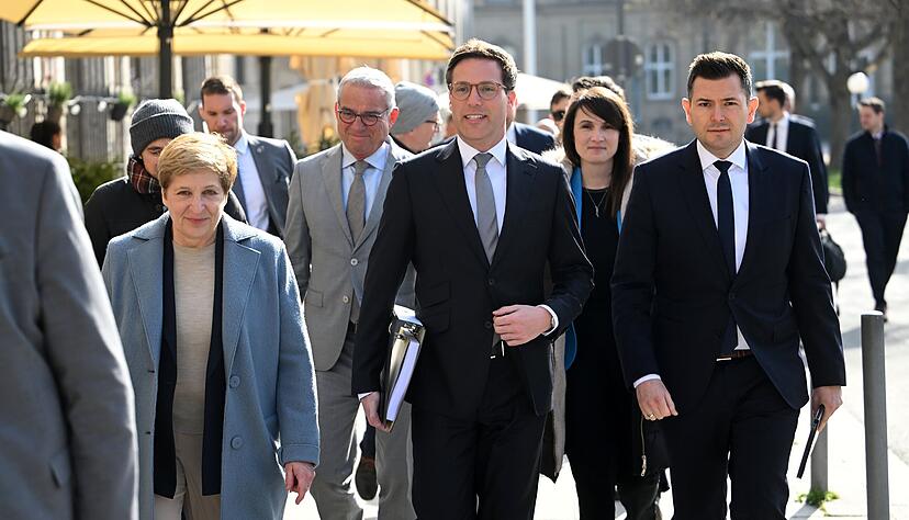 Gr&uuml;ne und CDU im S&uuml;dwesten haben Sondierungsgespr&auml;che zur Bildung einer Regierung nach der Landtagswahl aufgenommen.