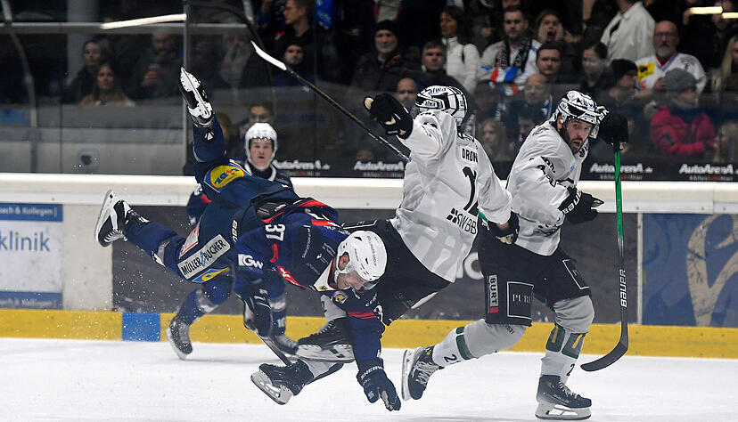 Bei diesem Sturz aufs Eis hat sich Kapit&auml;n Freddy Cabana verletzt.