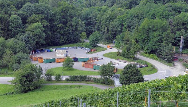 So leer ist es im Entsorgungszentrum selten. Zu Stoßzeiten kommt es öfter zu Rückstaus auf der Eberstädter Deponie. Foto: Dennis Mugler So leer ist es im Entsorgungszentrum selten. Zu Stoßzeiten kommt es öfter zu Rückstaus auf der Eberstädter Deponie. Foto: Dennis Mugler