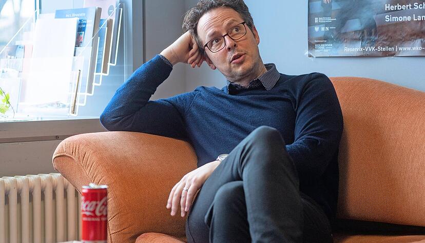 Nicht ohne seine Cola: Diese Woche arbeitet der Dirigent Case Scaglione wieder mit dem WKO in Heilbronn.