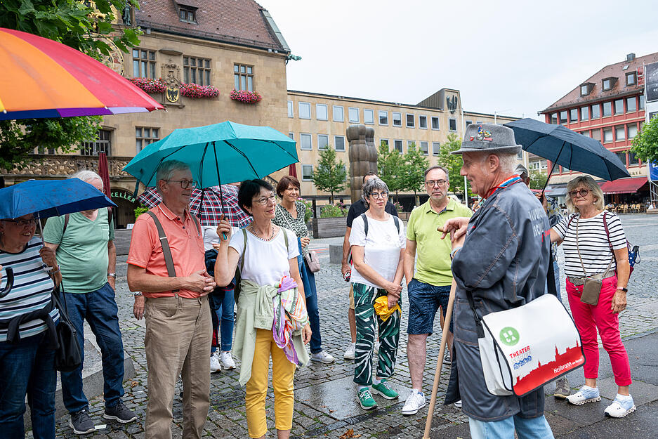 Bei einer der Aktionen im Stimme-Lesersommer gibt es Einblicke in die Stadtgeschichte bei der Stadtführung "Gscheidle uff Kehrwoch" durch Heilbronn.