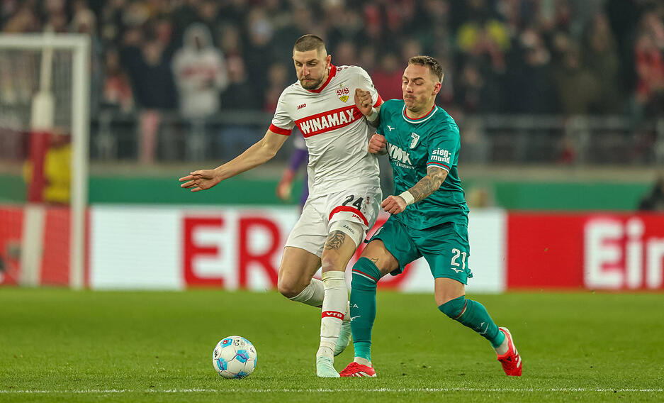 Jeff Chabot: Hektik in der Anfangsphase. Chabot wankte ebenfalls, aber ohne dabei große Gefahr für das VfB-Tor zu verursachen. Ansonsten stabiler Auftritt des Abwehrchefs, auch als der FC Augsburg in der zweiten Hälfte anlief. Note: 3
