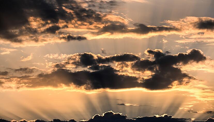 Ein sonniger Tag beginnt in Nordrhein-Westfalen. Ein sonniger Tag beginnt in Nordrhein-Westfalen.