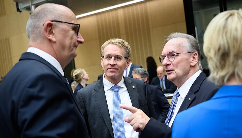 In seiner letzten Sitzung vor der Sommerpause hat sich der Bundesrat unter anderem mit dem Bundeshaushalt 2025 und der Verl&auml;ngerung der Mietpreisbremse besch&auml;ftigt.