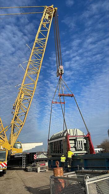 Transformator-Schwertransport von Heilbronn nach Leingarten.
