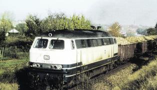 Das Ende einer langen Ära: Einer der letzten Zuckerrübentransporte auf der Schiene verlässt im Herbst 1993 Eppingen. Das Ende einer langen Ära: Einer der letzten Zuckerrübentransporte auf der Schiene verlässt im Herbst 1993 Eppingen.