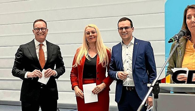 Joachim Scholz (von links), Stephanie Schmidt-Weiss, Tim Breitkreuz und Katrin Diana Humpfer stellen sich den Fragen der CDU-Mitglieder.
