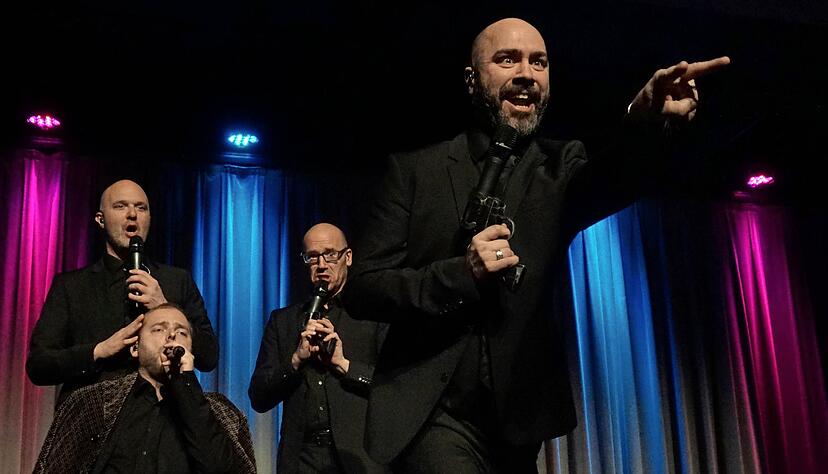 Reine Männersache, aber trotzdem schön: iNtrmzzo, A-Cappella-Comedy-Gruppe aus den Niederlanden, bei der Aha! Cappella Nacht in der Kreissparkasse.
Foto: Welzin