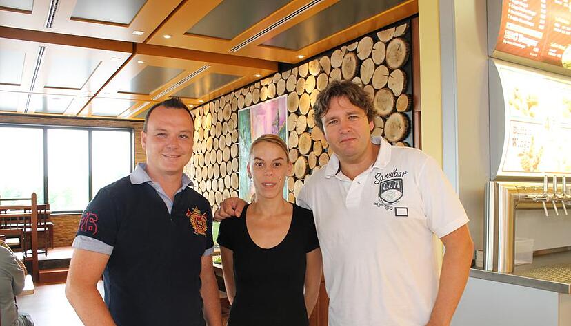 Von links: Betreiber Kay Nekolny, Yvonne Dittes und Kay Kossak. Foto: Simon Gajer