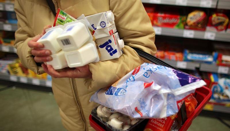 Die Gewerkschaft fordert die Verbraucher dazu auf, zu den Zeiten einzukaufen, zu denen es f&uuml;r die Besch&auml;ftigten im Handel auch human ist. Foto: Oliver Berg