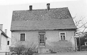 Das sogenannte "Armenhaus" in Dörzbach, wo die Fleischhackers gelebt haben, stand neben der katholischen Kirche. Es ist inzwischen abgerissen. Foto: privat Das sogenannte "Armenhaus" in Dörzbach, wo die Fleischhackers gelebt haben, stand neben der katholischen Kirche. Es ist inzwischen abgerissen. Foto: privat