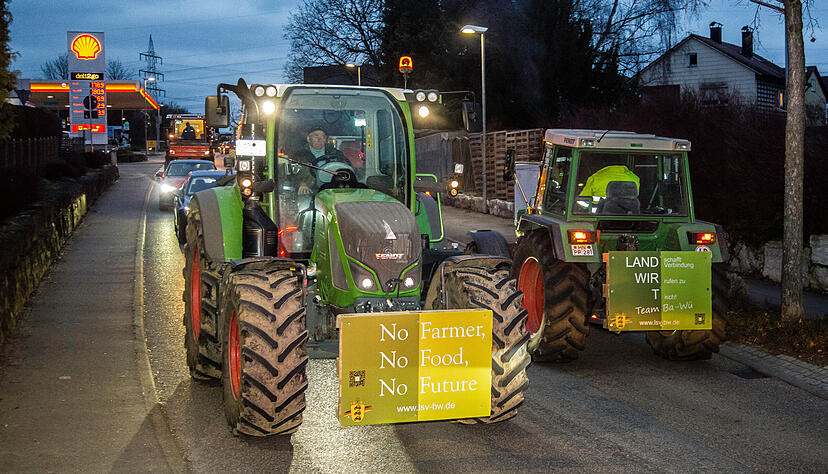 Protestfahrt in Nordheim: In der Region Heilbronn und Hohenlohe verliefen die Schlepper-Demos und Kundgebungen laut Polizei ohne Zwischenfälle. Protestfahrt in Nordheim: In der Region Heilbronn und Hohenlohe verliefen die Schlepper-Demos und Kundgebungen laut Polizei ohne Zwischenfälle.