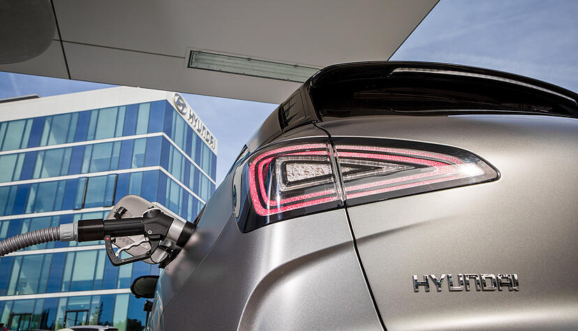 Während der VW-Konzern beim Einsatz von Brennstoffzellen in Autos bremst, ist der Kooperationspartner Hyundai weiter: Der Wasserstoff-Nexo hat eine Reichweite von 756 Kilometern. Foto: Hyundai