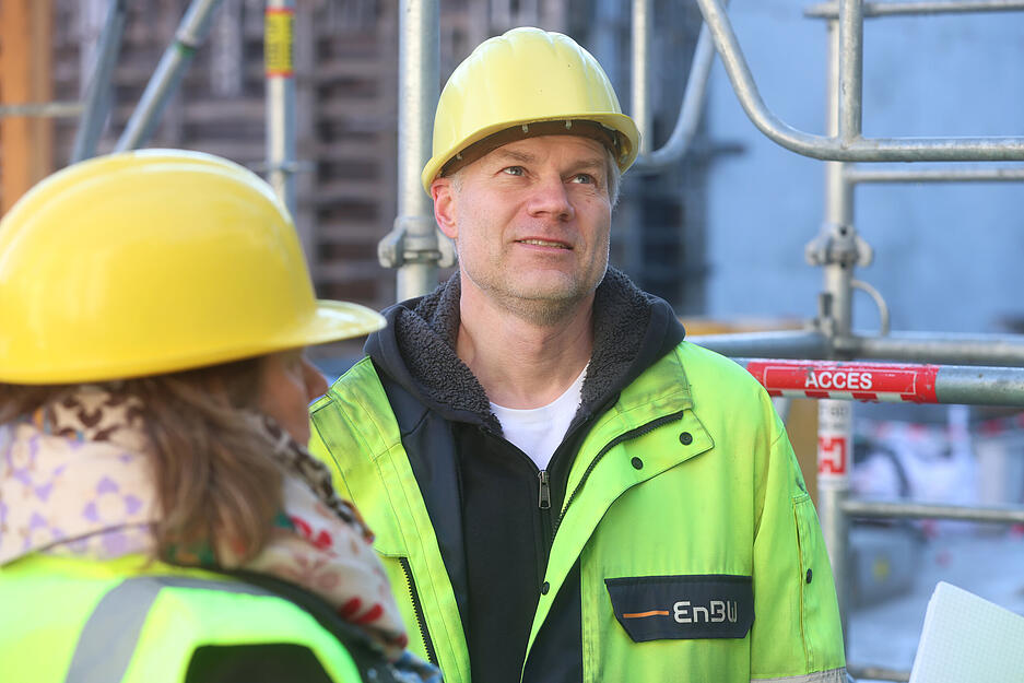 Gro&szlig;baustelle im Winter: Trotz Schnee laufen die Arbeiten planm&auml;&szlig;ig weiter.