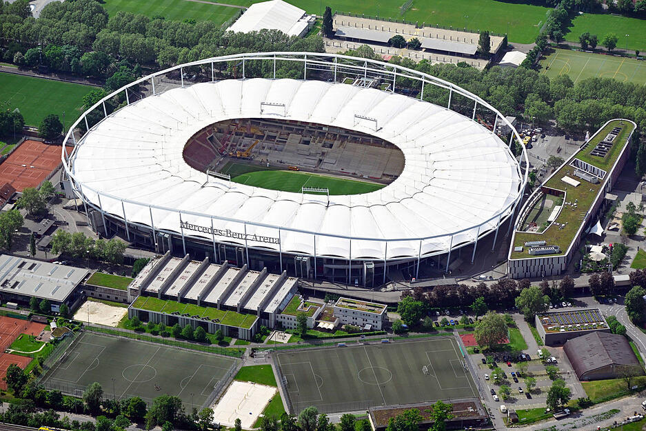 Stuttgarter Kampfbahn, Century Stadium, Neckarstadion oder ab 1993 Gottlieb-Daimler-Stadion, ab 2008 Mercedes-Benz Arena und seit 2023 MHP Arena – die Heimat des VfB Stuttgart hatte schon einige Namen.