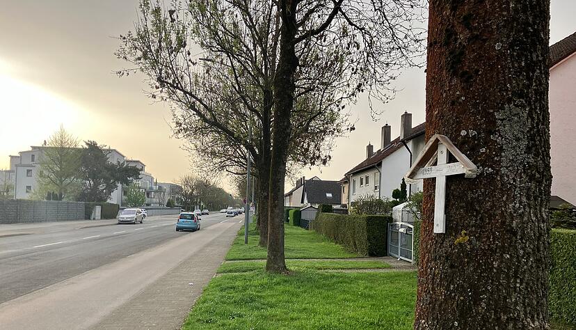 In der Peisserstraße in Ingolstadt war das mutmaßliche Mordopfer Khadidja O. im August 2022 tot auf der Rückbank eines Autos aufgefunden worden. In der Peisserstraße in Ingolstadt war das mutmaßliche Mordopfer Khadidja O. im August 2022 tot auf der Rückbank eines Autos aufgefunden worden.