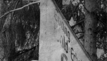 Zusammengestellt von Archiv und Dokumentation der Heilbronner Stimme 

Undatiertes Foto um 1950. Am 24.7.1927 eröffnet der Christliche Verein Junger Männer das Kinderwalderholungsheim Gaffenberg. Der Sheriffdienst für die Großen wird in den 50er Jahren eingeführt. Die Wache am Eingangstor passt auf, dass kein Fremder das Gelände betritt.