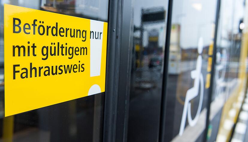 Unter &laquo;Bef&ouml;rderungserschleichung&raquo; versteht man das unberechtigte Nutzen eines &ouml;ffentlichen Verkehrsmittels. Es handelt sich um eine Straftat. (Symbolbild)