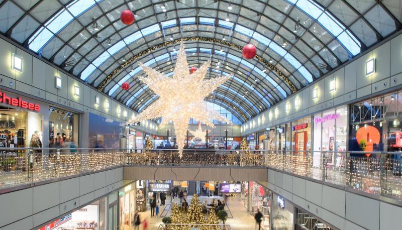 Die Auswirkungen der vierten Welle der Corona-Pandemie haben den Deutschen die Kauflaune vor dem Weihnachtsfest komplett verhagelt.