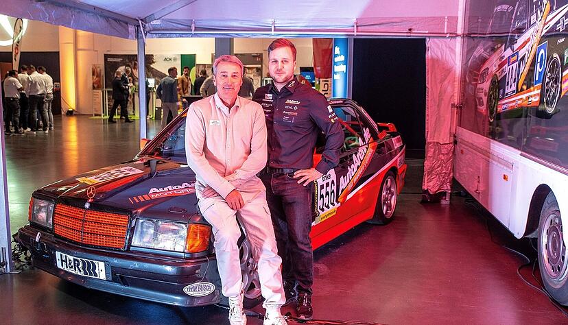 DTM-Legende Bernd Schneider (links) und Patrick Assenheimer starten im Rahmenprogramm des 24-Stunden-Rennens auf dem Nürburgring in einem dreistündigen Rennen mit historischen Rennwagen in einem Mercedes 190 E. DTM-Legende Bernd Schneider (links) und Patrick Assenheimer starten im Rahmenprogramm des 24-Stunden-Rennens auf dem Nürburgring in einem dreistündigen Rennen mit historischen Rennwagen in einem Mercedes 190 E.