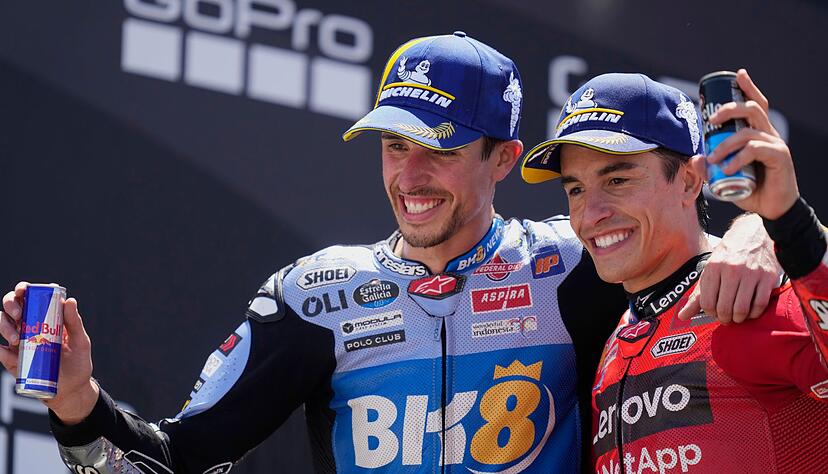 Álex und Marc Márquez führen in der Gesamtwertung.