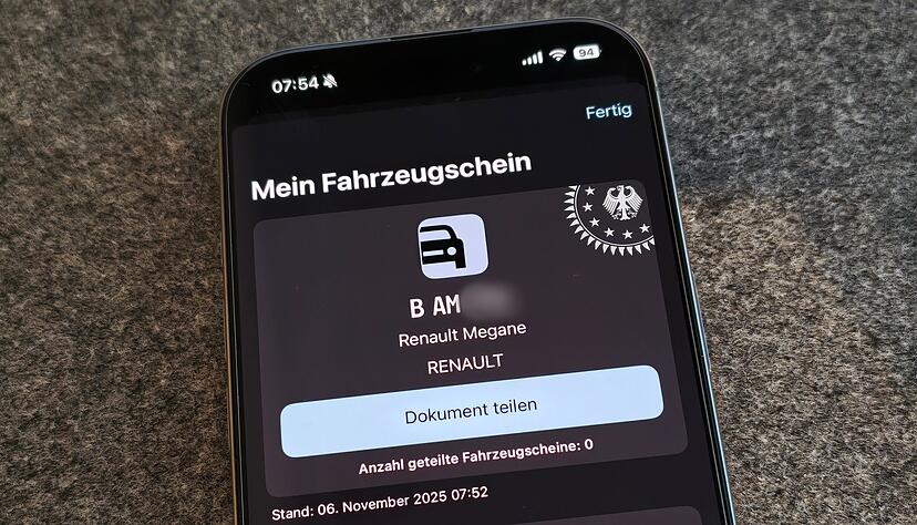 Kein knitteriges Papier mehr: So sieht er aus, der digitale Fahrzeugschein. Kein knitteriges Papier mehr: So sieht er aus, der digitale Fahrzeugschein.