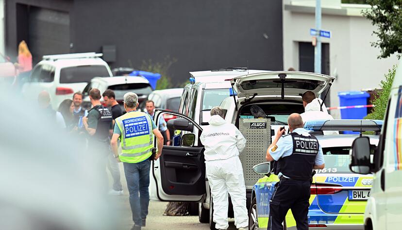 Ein 63-Jähriger soll auf seine Familienmitglieder geschossen haben. Ein 63-Jähriger soll auf seine Familienmitglieder geschossen haben.