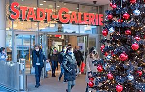 Auch in der Heilbronner Stadtgalerie wird die Kundenfrequenz an den Zugängen erfasst. Die Center-Managerin sieht weiter ausreichend Platz für die Kunden. Auch in der Heilbronner Stadtgalerie wird die Kundenfrequenz an den Zugängen erfasst. Die Center-Managerin sieht weiter ausreichend Platz für die Kunden.