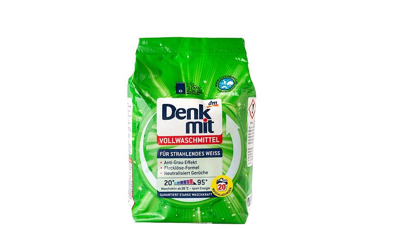 Denkmit von dm bekam im Test unter den Pulver-Vollwaschmitteln die Note 1,6.