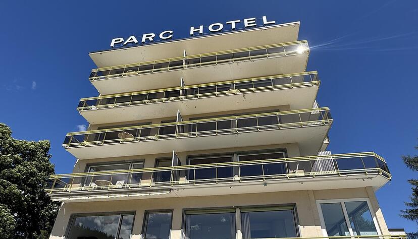 Das Hotel du Parc. An dieser Stelle begann 1892 der Tourismus in Montana, das damals noch eine eigenständige Gemeinde war. Die Zukunft für den Nachfolgebau von 1961 ist ungewiss. Das Hotel du Parc. An dieser Stelle begann 1892 der Tourismus in Montana, das damals noch eine eigenständige Gemeinde war. Die Zukunft für den Nachfolgebau von 1961 ist ungewiss.