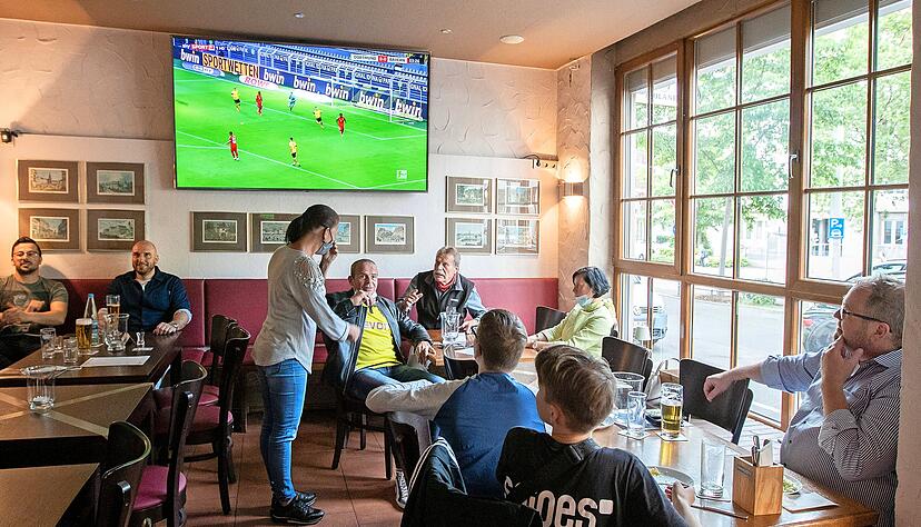 Wo sich sonst Massen drängen, herrscht ungewohnt viel Platz. Dafür mussten viele Stammgäste dem Backstüble beim Klassiker fernbleiben.
Foto: Andreas Veigel