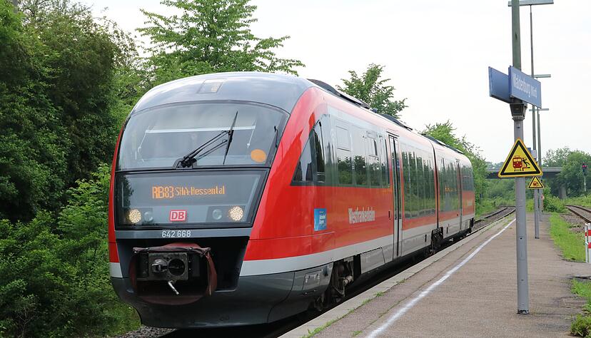 Der elektrische Lückenschluss auf der Hohenlohebahn ist überfällig, meint unser Autor. Der elektrische Lückenschluss auf der Hohenlohebahn ist überfällig, meint unser Autor.