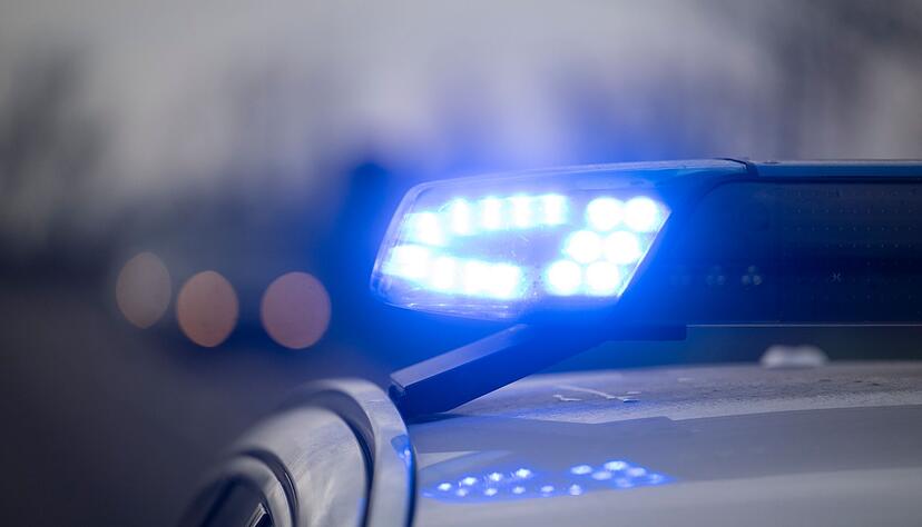 Die Polizei ermittelt zur Unfallursache. (Symbolbild)