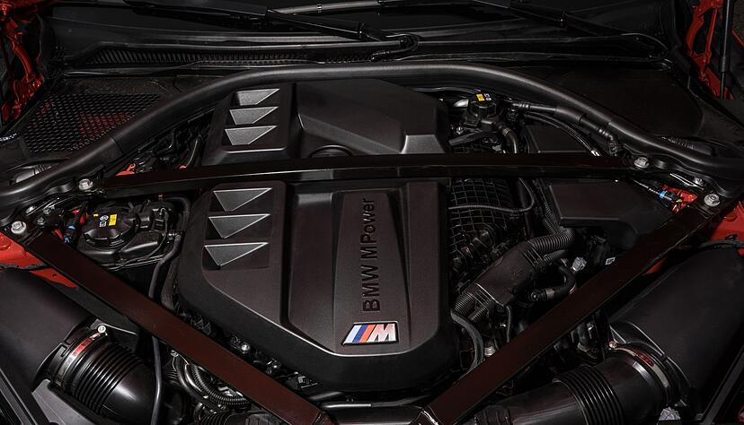 Herzstück des BMW M2 ist ein Reihensechszylinder mit 2993 ccm Hubraum. Herzstück des BMW M2 ist ein Reihensechszylinder mit 2993 ccm Hubraum.