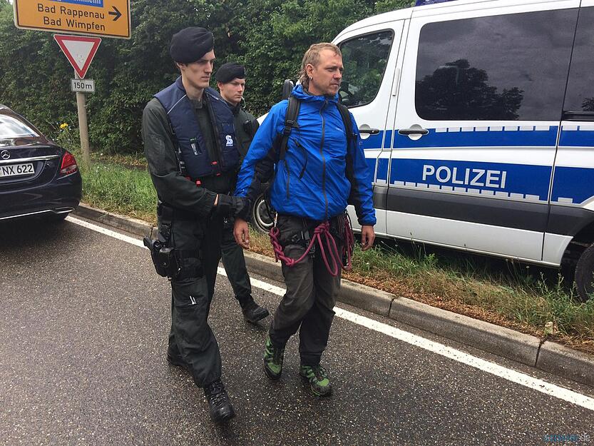 Kletterer stoppen Castor-Schiff
