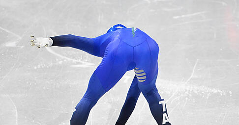 Der Italiener f&auml;hrt im Shorttrack r&uuml;ckw&auml;rts ins Ziel.